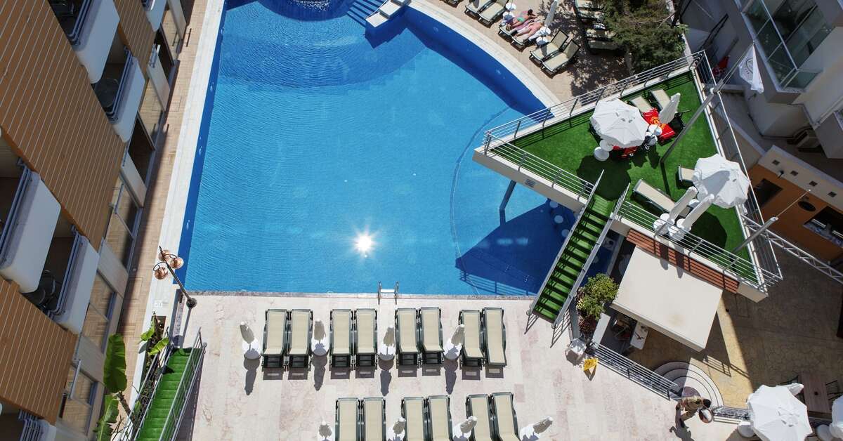 Ein Foto vom Pool im Alaiye Kleopatra Hotel