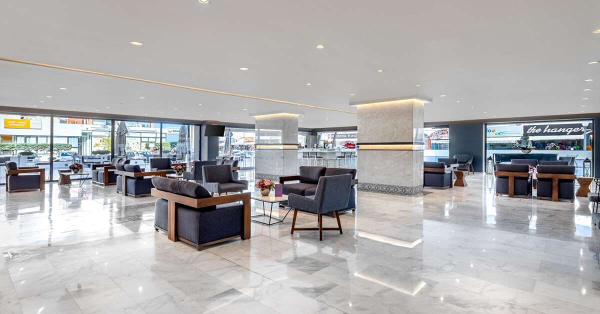 Ein Foto vom Innenbereich im Mercure Rhodes Alexia Hotel & Spa