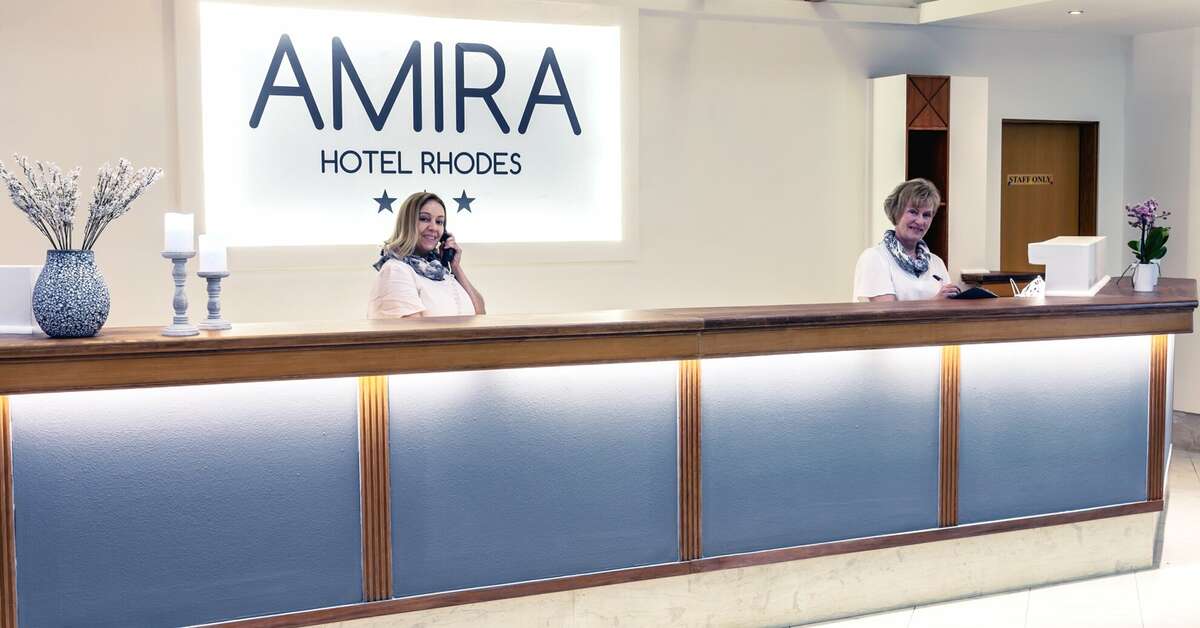 Een foto van het interieur van Amira Hotel