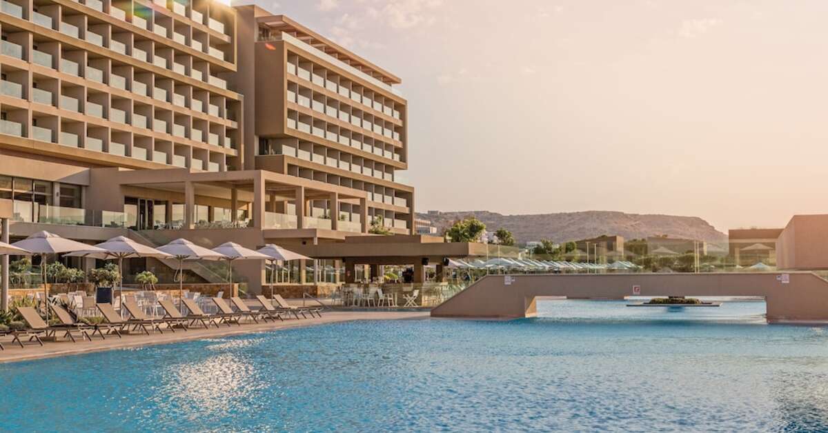Een foto van het zwembad bij Amada Colossos Resort