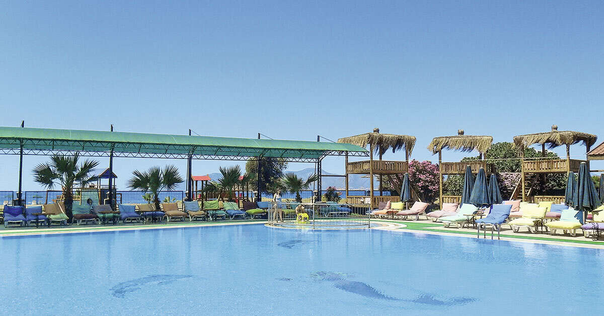 Een foto van het zwembad bij Adaburnu Gölmar Hotel