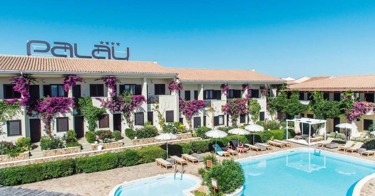 Een foto van het zwembad bij Hotel Palau