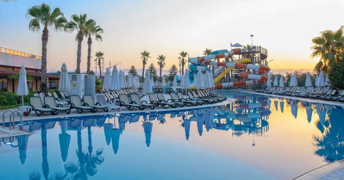 Een foto van het zwembad bij Port River Hotel & Spa