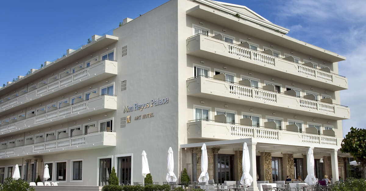 Een foto van de buitenkant van Mon Repos Palace Hotel
