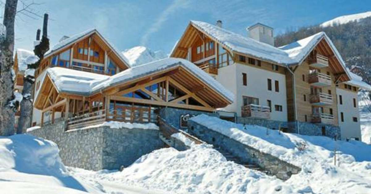 Een foto van de buitenkant van Les Chalets du Galibier