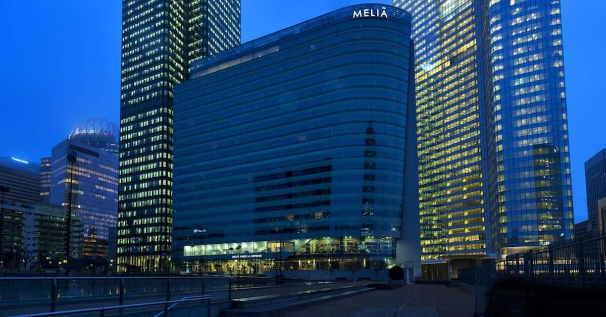 Ein Foto von der Außenansicht des Melia Paris La Defense