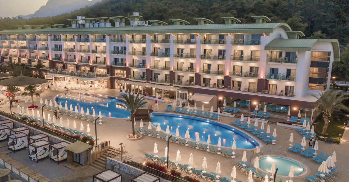 Een foto van de buitenkant van Corendon Playa Kemer