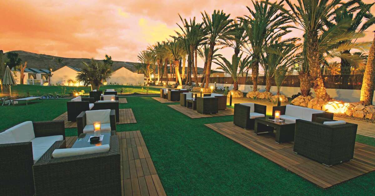 Een foto van het terras bij R2 Romantic Fantasia Dreams & Suites Hotel