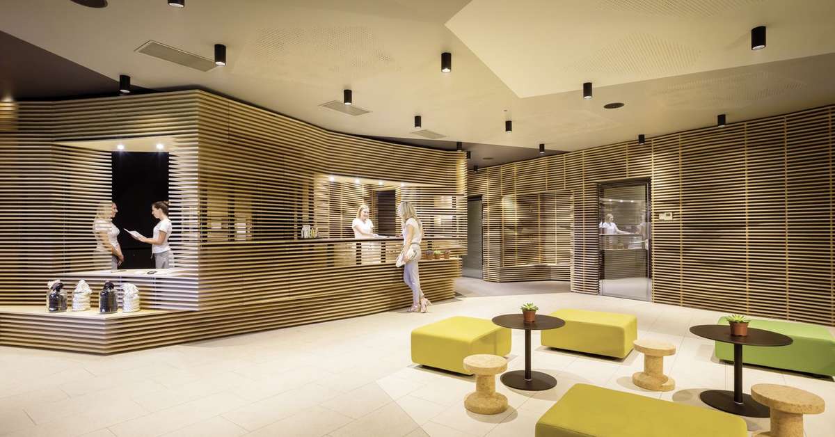 Een foto van het interieur van Family Hotel Amarin