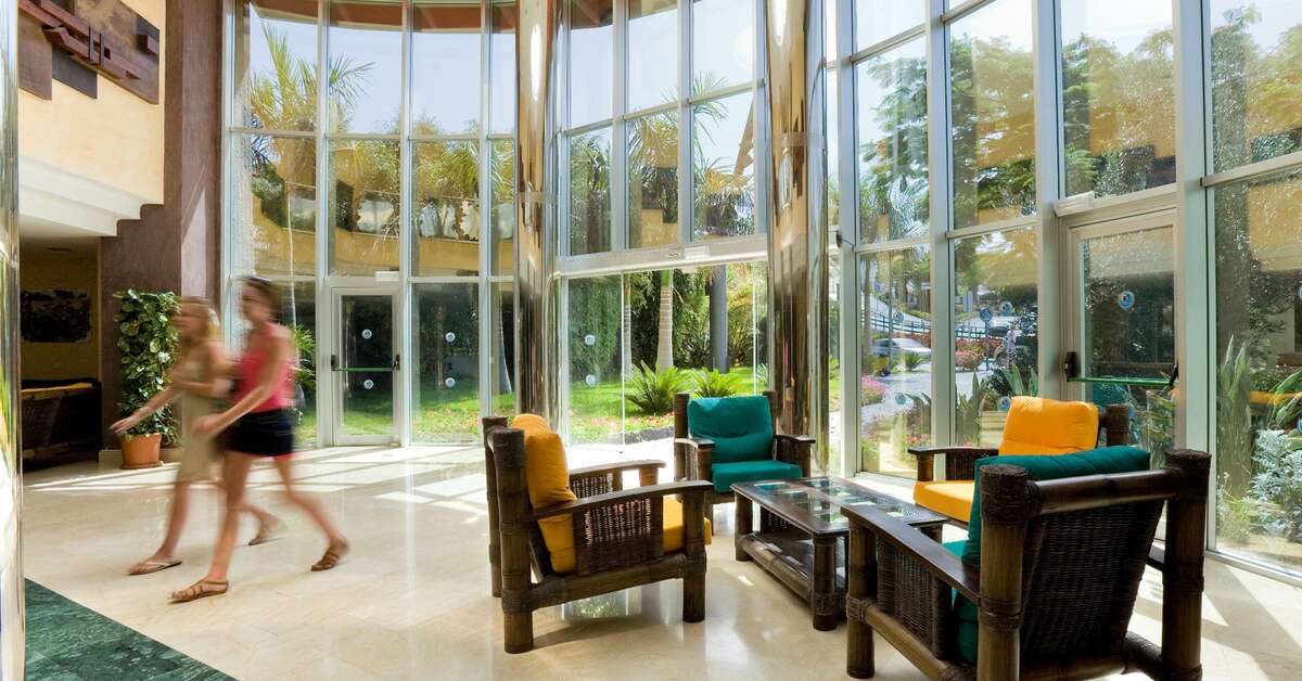 Een foto van het interieur van Hotel Villa de Adeje Beach