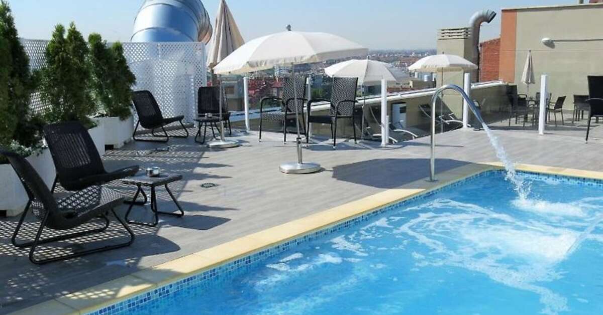Een foto van het zwembad bij Hotel Porcel Ganivet