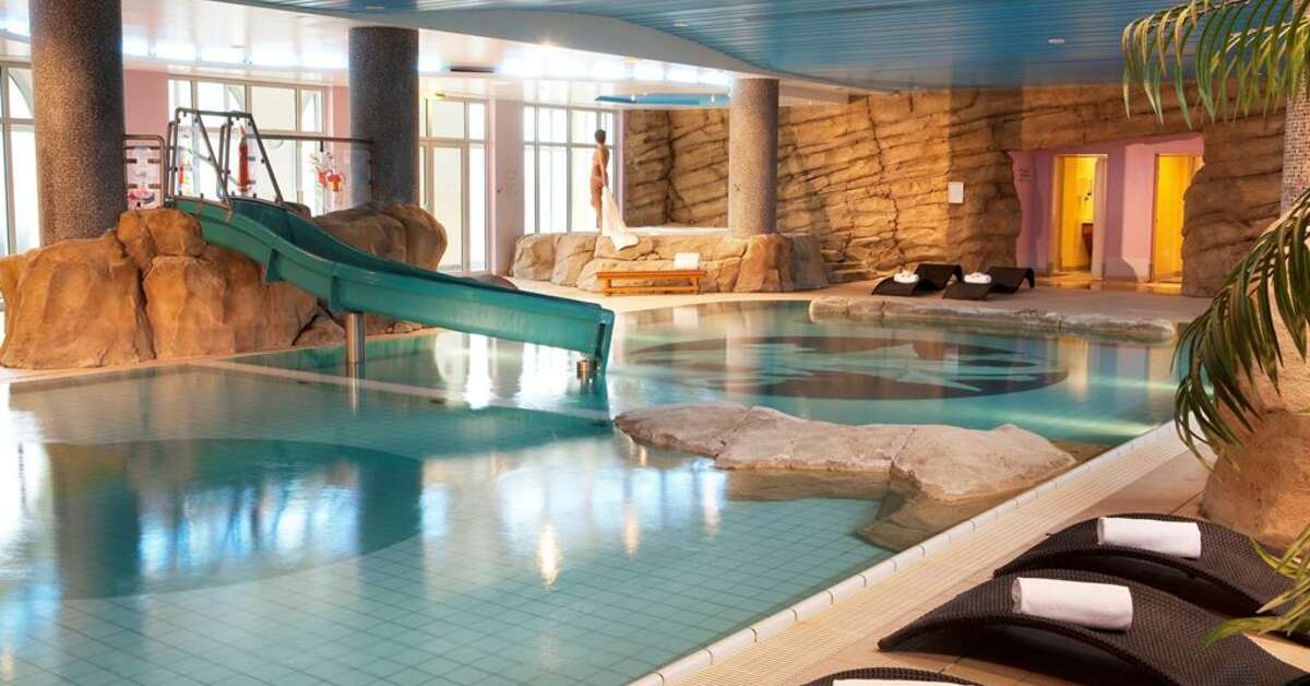 Een foto van het zwembad bij Dream Castle Hotel