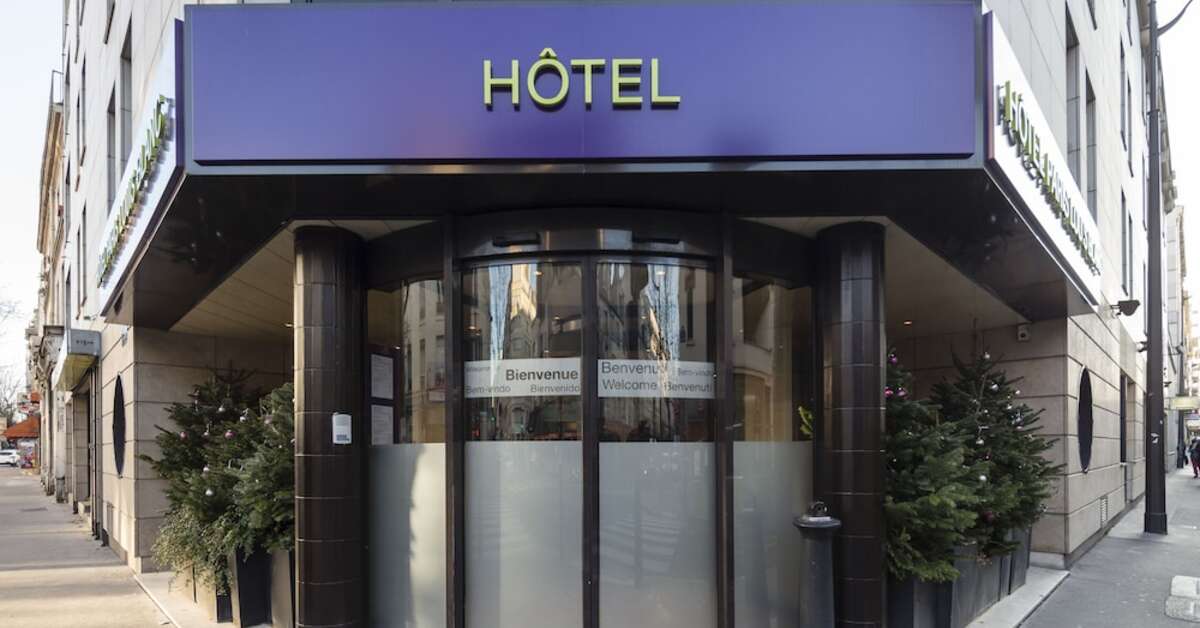 Een foto van de buitenkant van Hotel Paris Louis Blanc