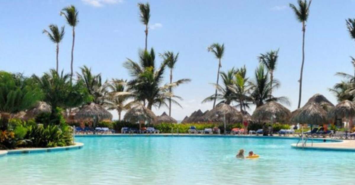 Een foto van het zwembad bij Tropical Deluxe Princess