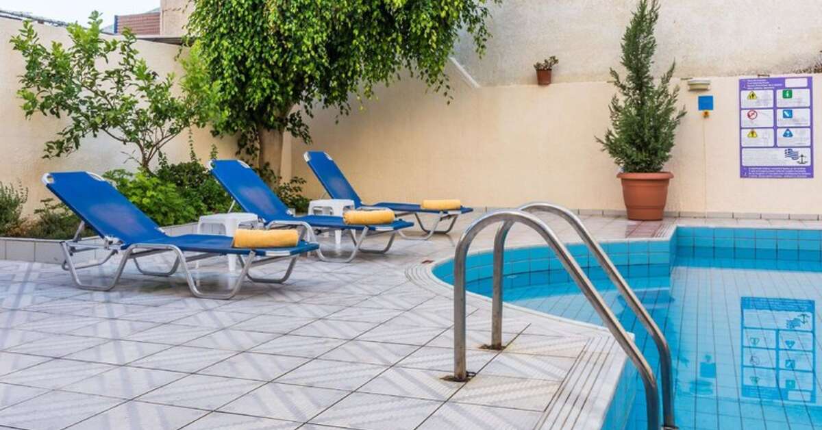 Een foto van het zwembad bij Hersonissos Central
