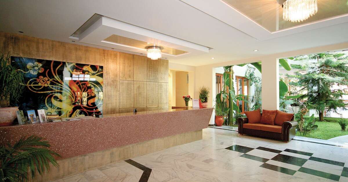 Een foto van het interieur van Alma Beach Hotel & Appartementen