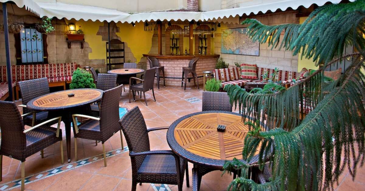 Ein Foto von der Terrasse im Amber Hotel Istanbul