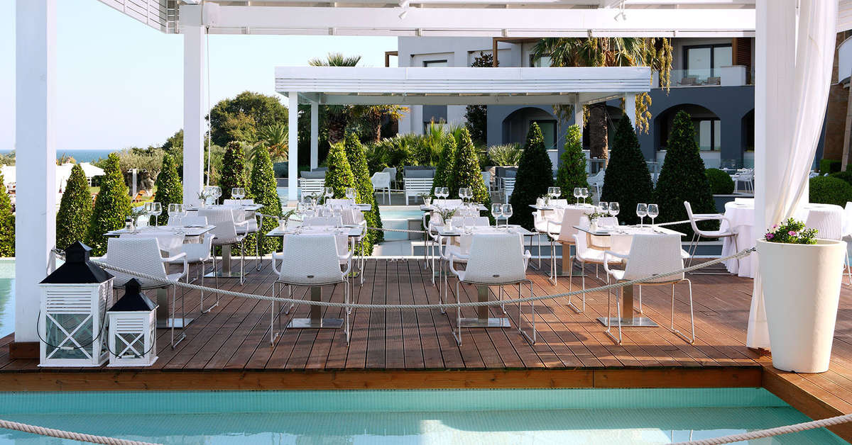Een foto van het terras bij Cavo Olympo Luxury Hotel & Spa