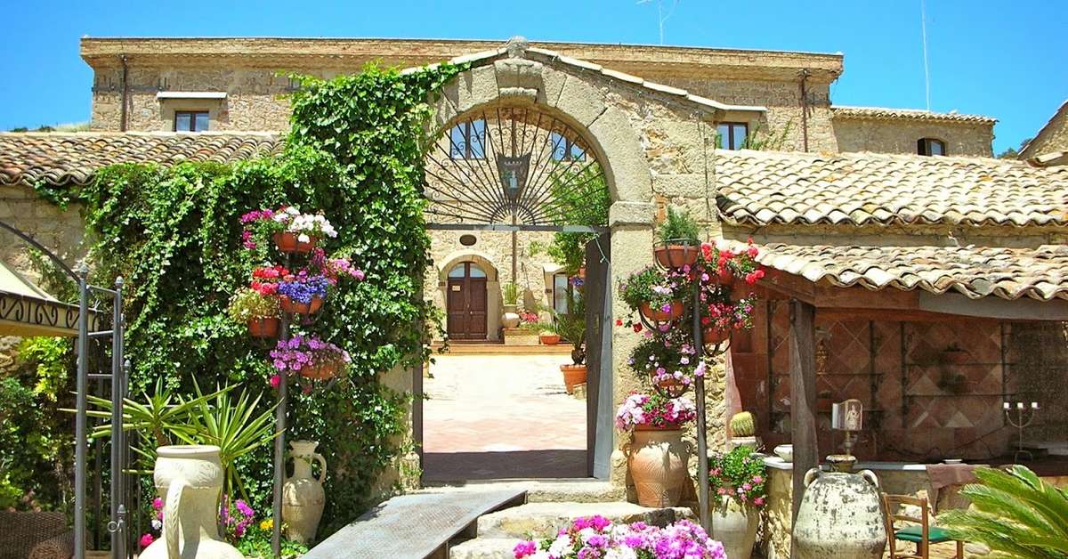 Ein Foto von der Außenansicht des Agriturismo Vecchia Masseria