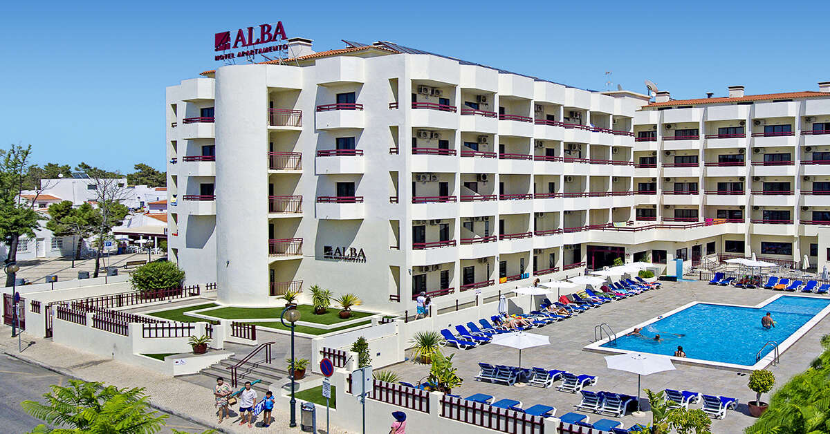 Een foto van het zwembad bij Hotel & Appartementen Alba