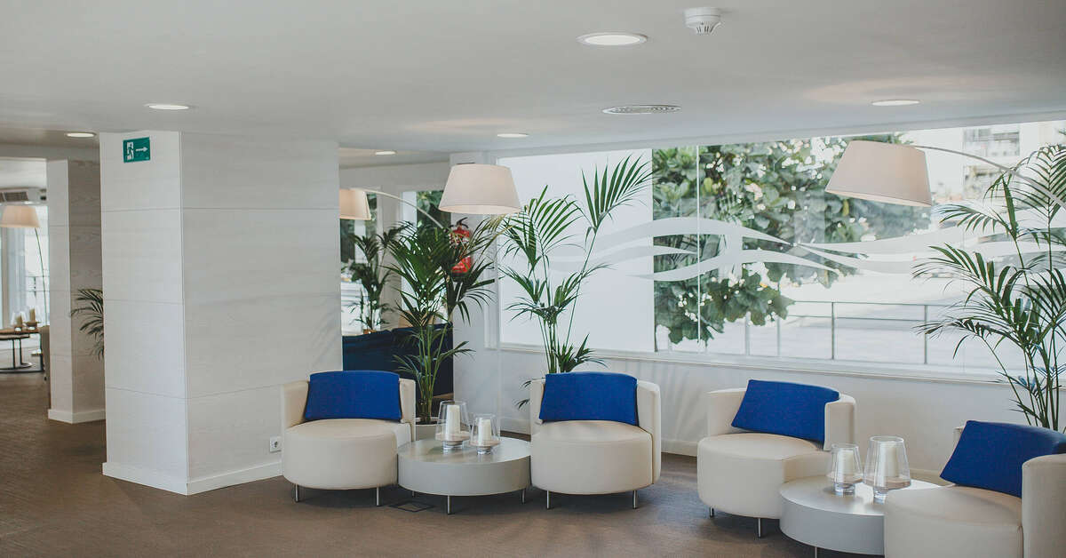 Een foto van het interieur van Hotel Alay