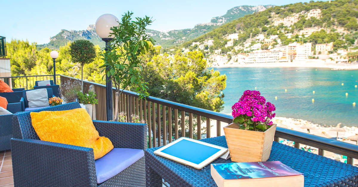 Ein Foto von der Terrasse im Pure Salt Port de Soller 
