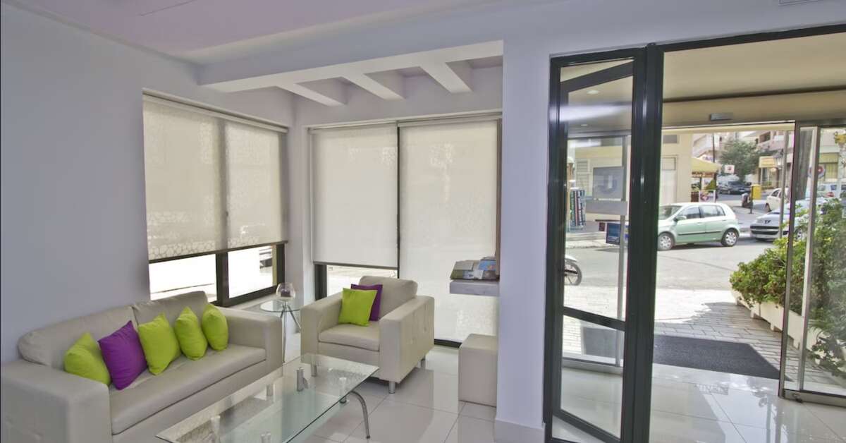Een foto van het interieur van Nafsika Hotel