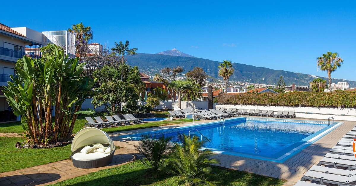 Een foto van het zwembad bij Hotel O7 Tenerife