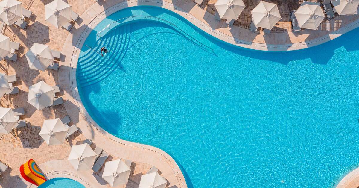 Een foto van het zwembad bij Louis Althea Beach