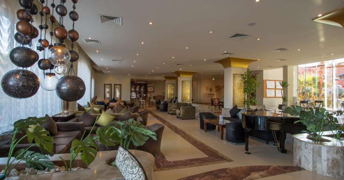 Een foto van het interieur van Cardina Resort