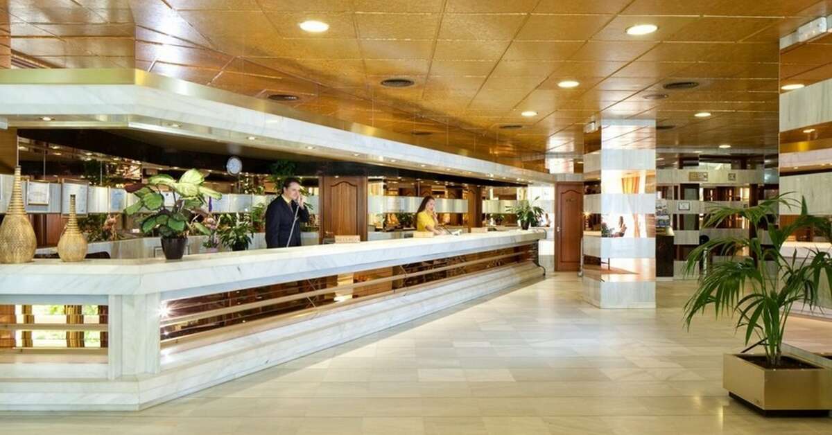 Een foto van het interieur van H-Top Royal Sun