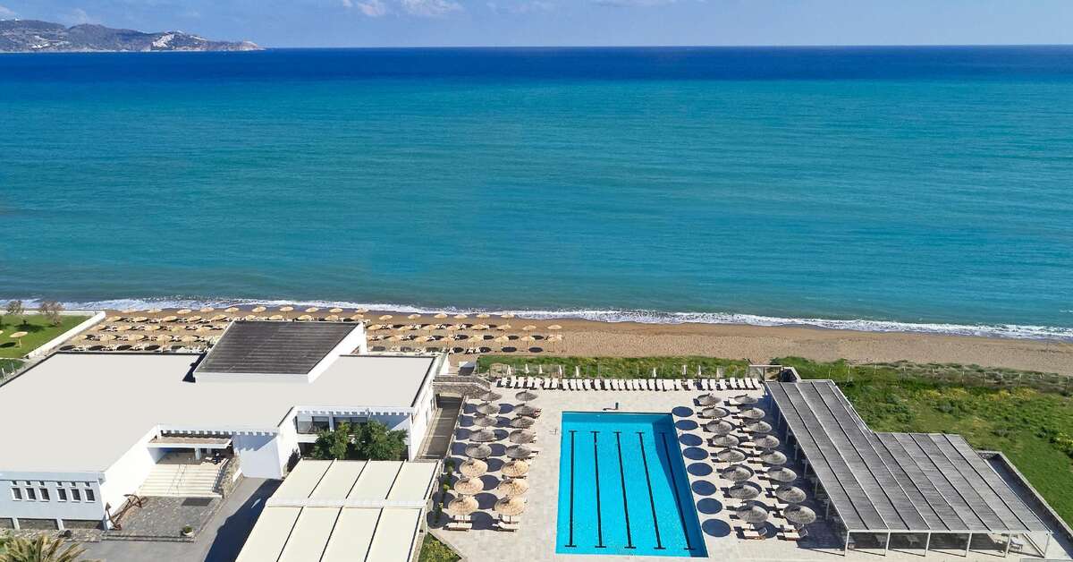 Een foto van het zwembad bij Civitel Creta Beach Hotel
