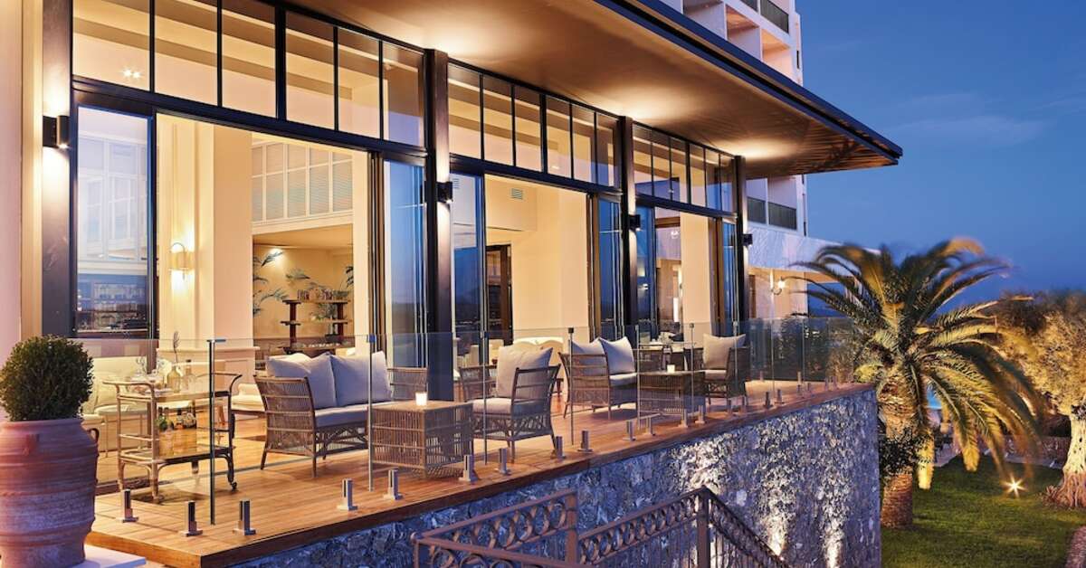 Een foto van het terras bij Corfu Imperial Grecotel Beach Luxe Resort