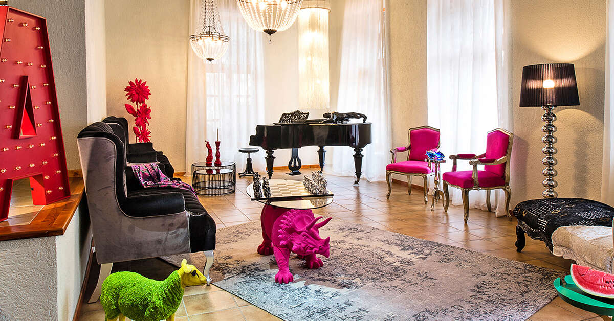 Een foto van het interieur van A For Art Design Hotel