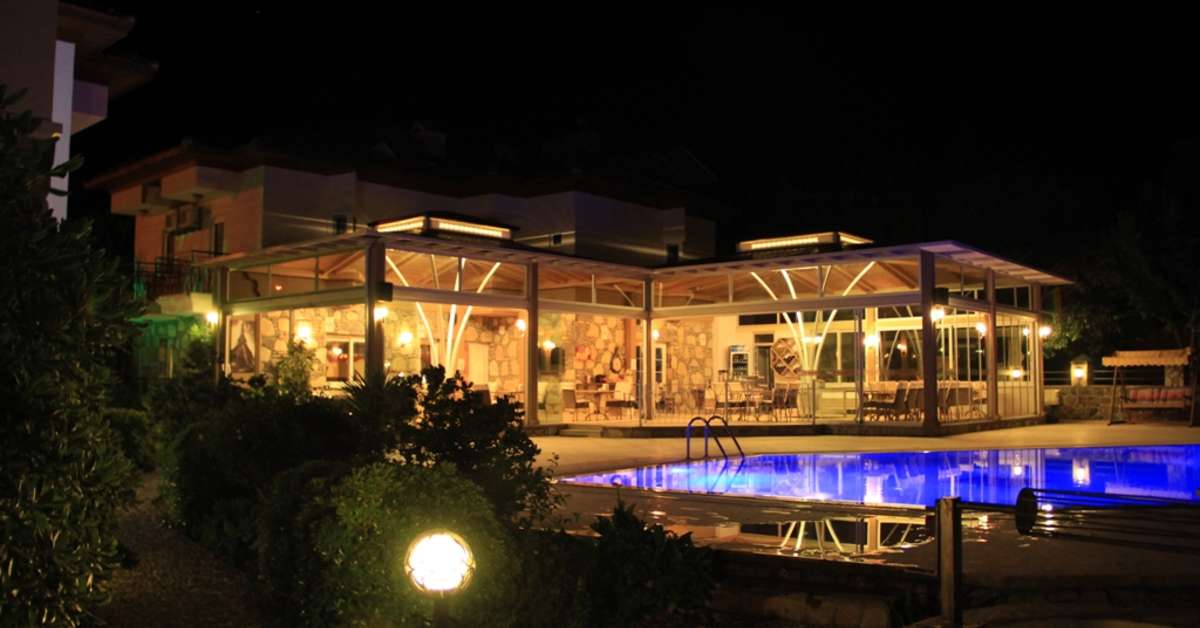 Een foto van het zwembad bij Basar Hotel