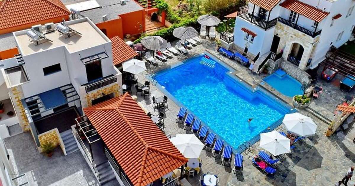 Een foto van het zwembad bij Ledra Maleme Hotel