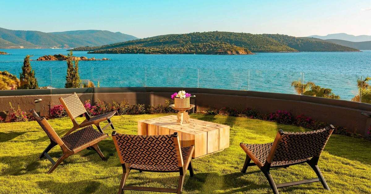 Een foto van het terras bij Le Meridien Bodrum Beach Resort