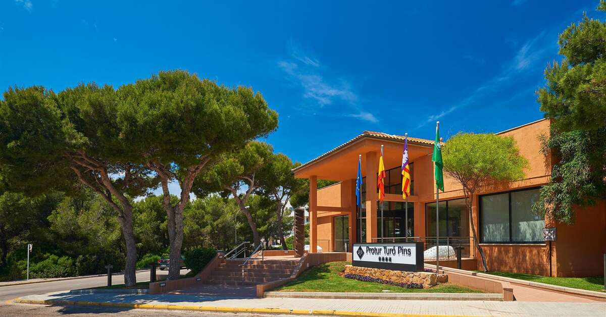 Een foto van de buitenkant van Protur Turo Pins Hotel