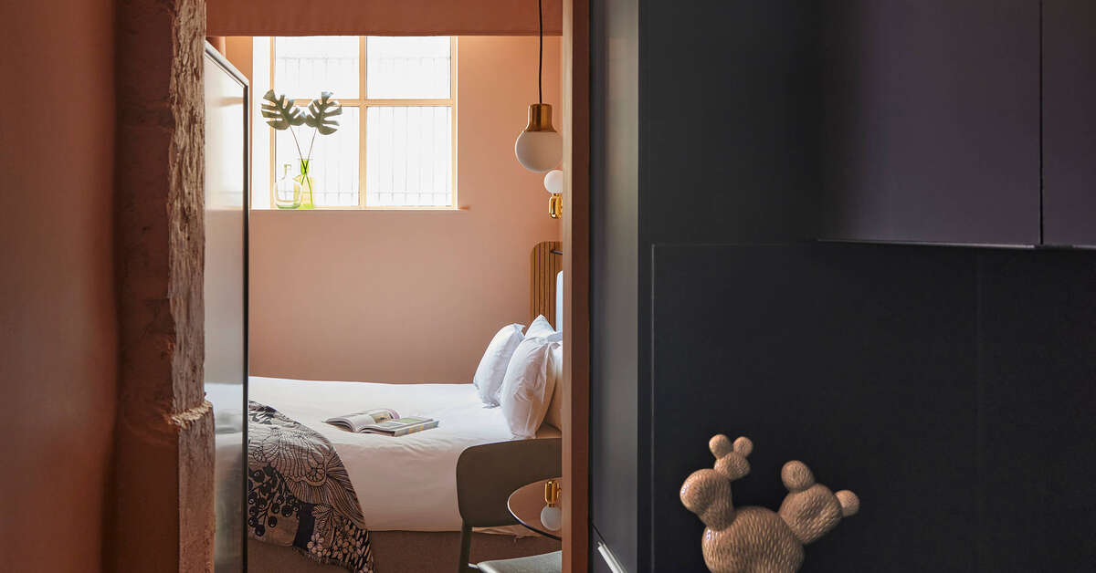 Een foto van Whitworth Locke