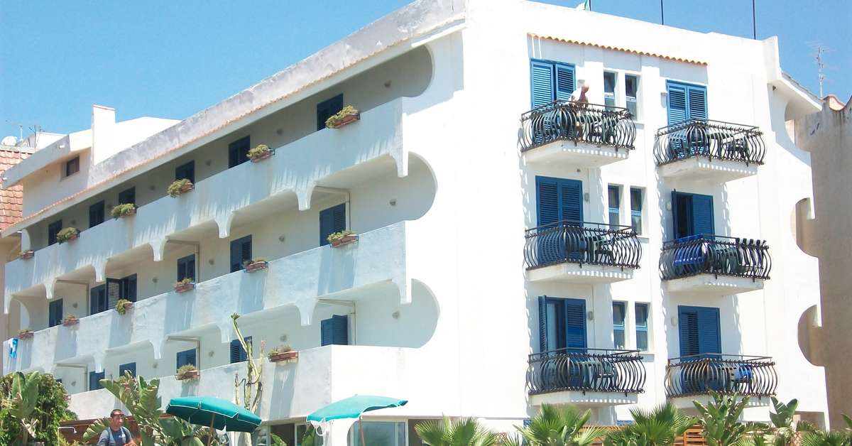 Ein Foto von der Außenansicht des Hotel Baia degli Dei