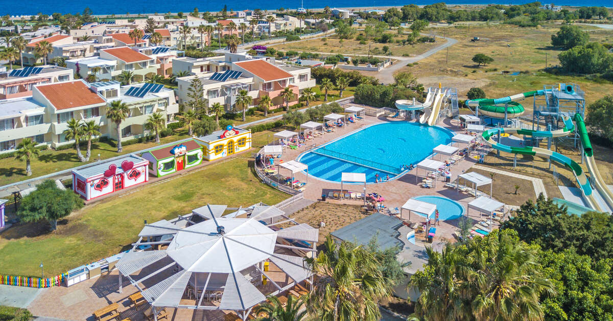 Een foto van het zwembad bij Kipriotis Village Resort