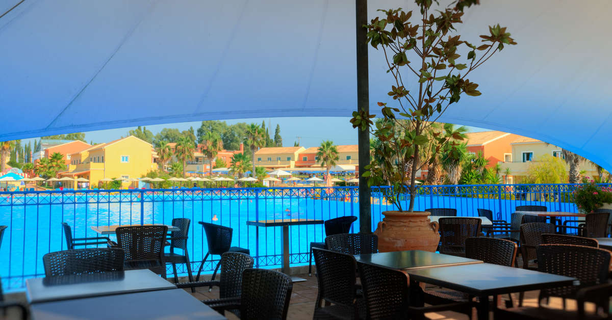 Een foto van het terras bij Aqualand Resort