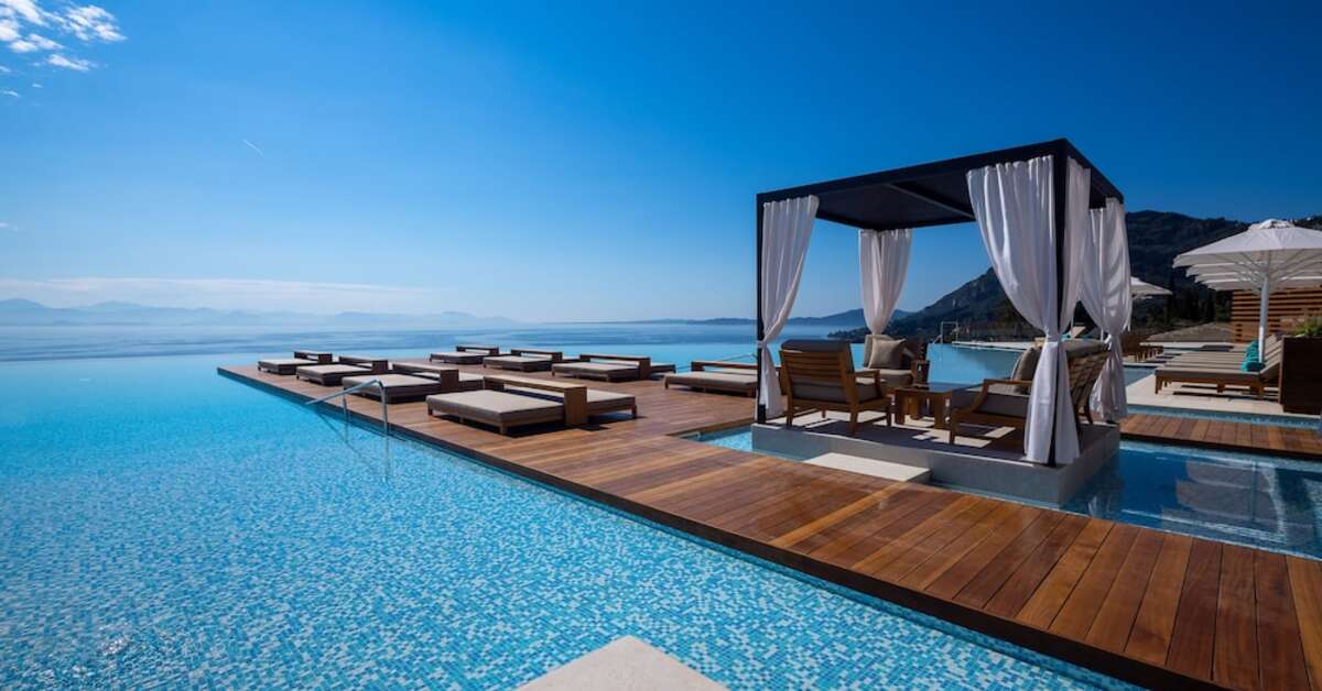 Een foto van het zwembad bij Angsana Corfu Resort & Spa