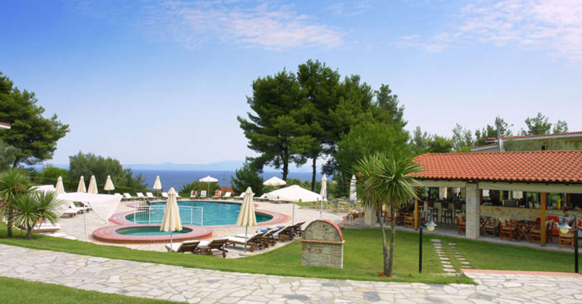 Een foto van het zwembad bij Alkion Resort