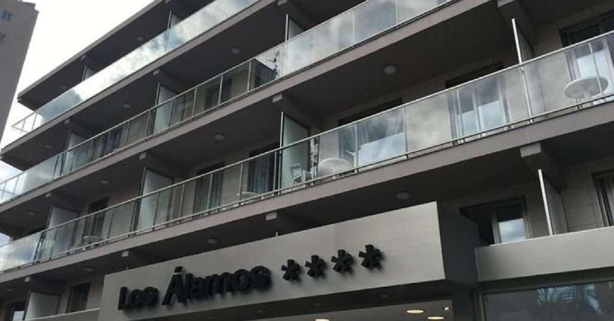 Een foto van de buitenkant van Hotel Los Alamos