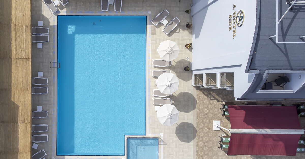 Ein Foto vom Pool im A Hotel Side