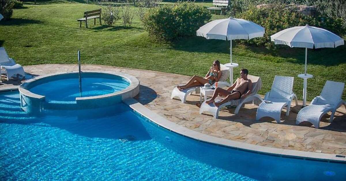 Een foto van het zwembad bij Lu' Hotel Carbonia