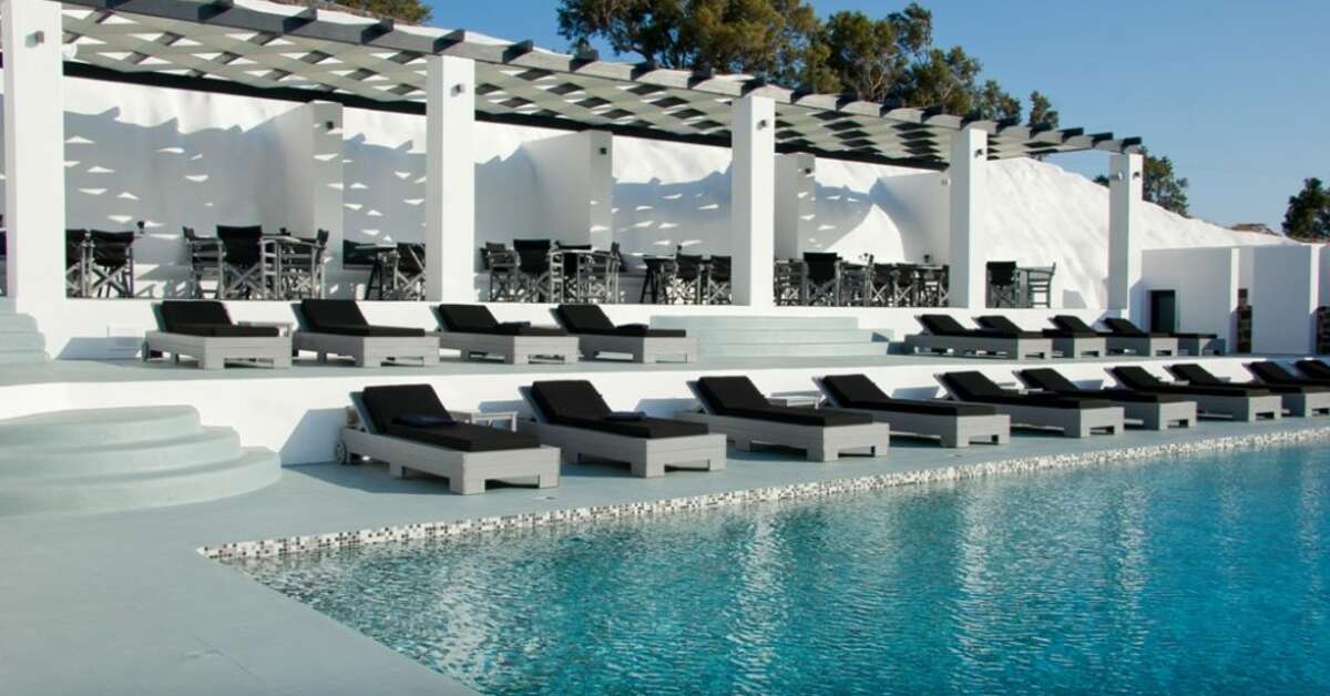 Een foto van het zwembad bij Grand Ambassador Santorini by Trend Hotels