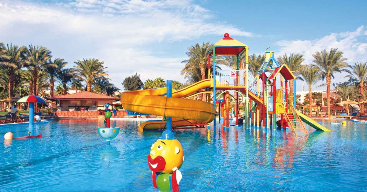 Een foto van het zwembad bij Beach Albatros Resort