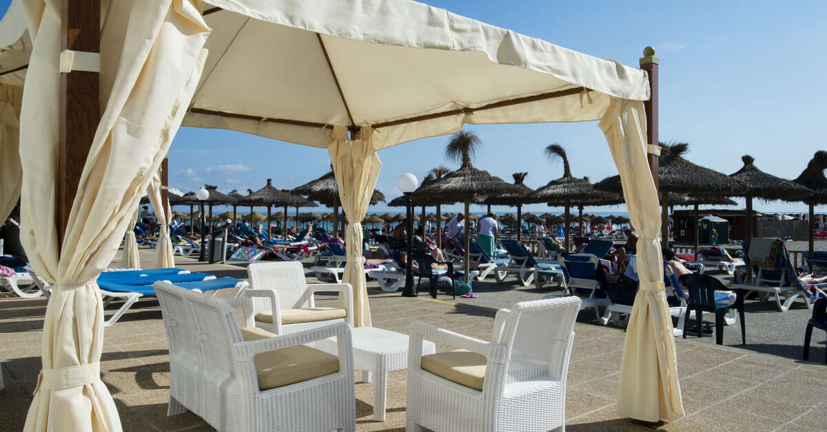 Een foto van het terras bij Hotel Son Baulo